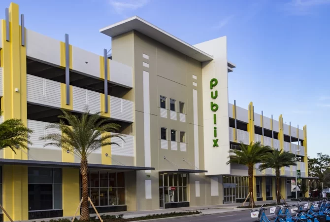 700 Central Ave Publix Front