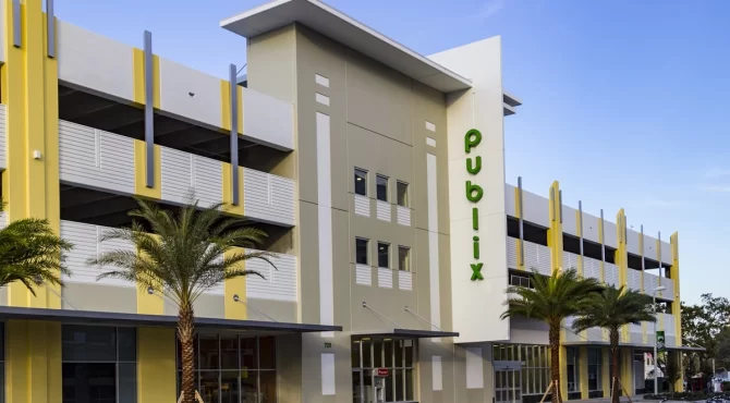 700 Central Ave Publix Front